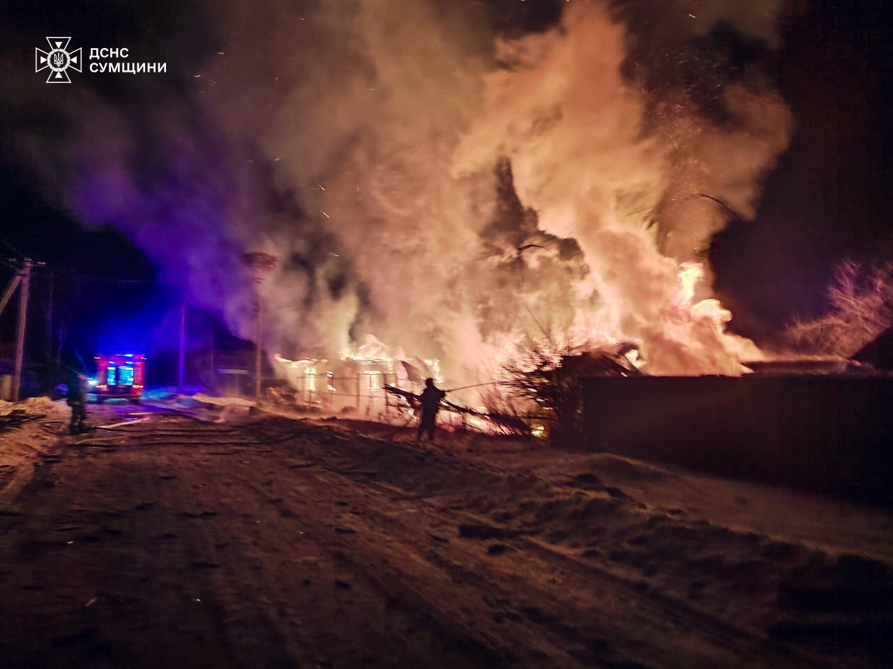 Ворожі дрони атакували житловий сектор на Сумщині